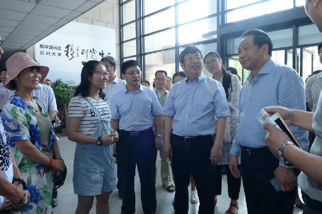 刘校长.jpg
